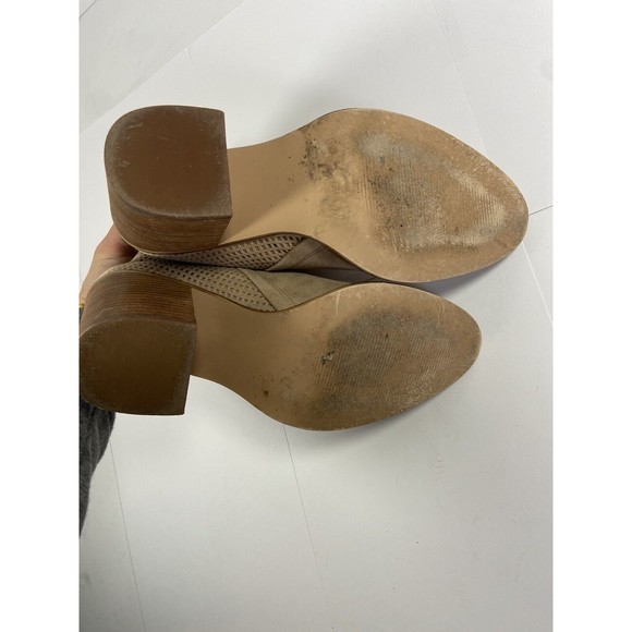 Steve Madden Rumble Bootie Size 9 Perforated Suede back Zip Size Women's Tan - Picture 10 of 11